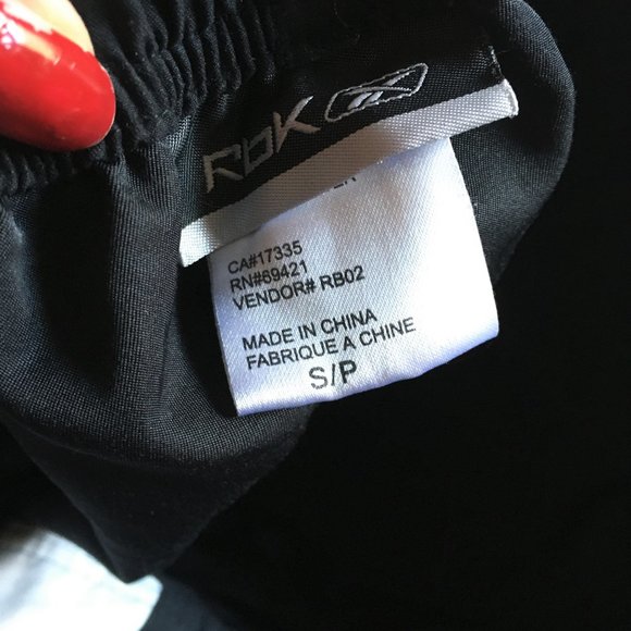 Reebok black & white athletic gym shorts with pockets, size small - Picture 4 of 5